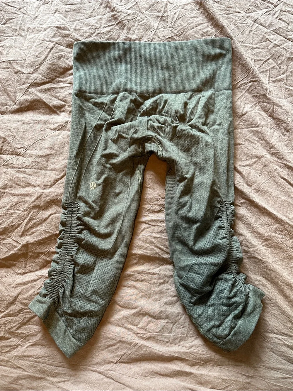 lululemon athletica fatigue green ebb and flow crops - Picture 2 of 4